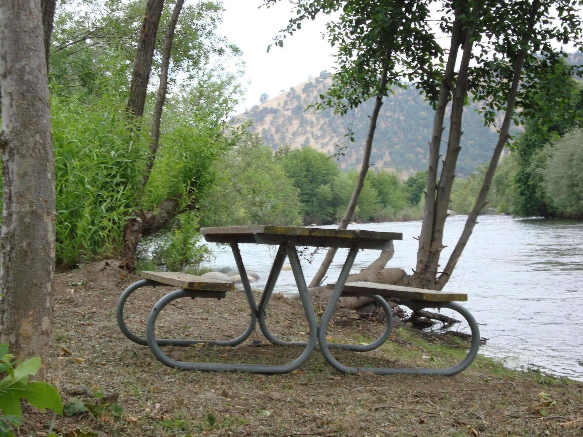 Sequoia Riverfront 2*